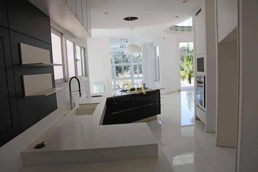 Casa de Condomínio com 5 quartos à venda e para alugar, 607m2 em Alphaville Conde II, Barueri - SP - imagem 8 Foto 8 de Casa de Condomínio com 5 quartos à venda e para alugar, 607m2 em Alphaville Conde II, Barueri - SP