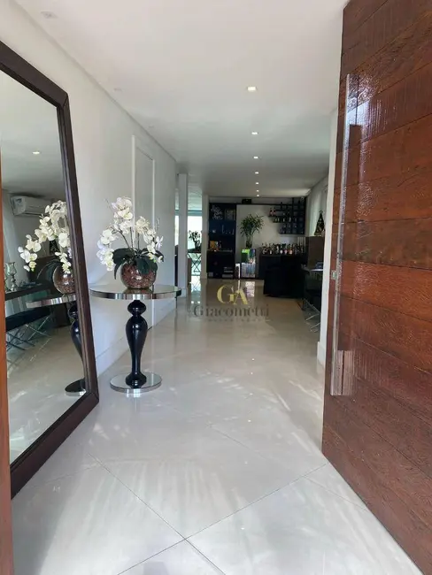 Foto 2 de Casa de Condomínio com 4 quartos para alugar, 360m2 em Santana De Parnaiba - SP