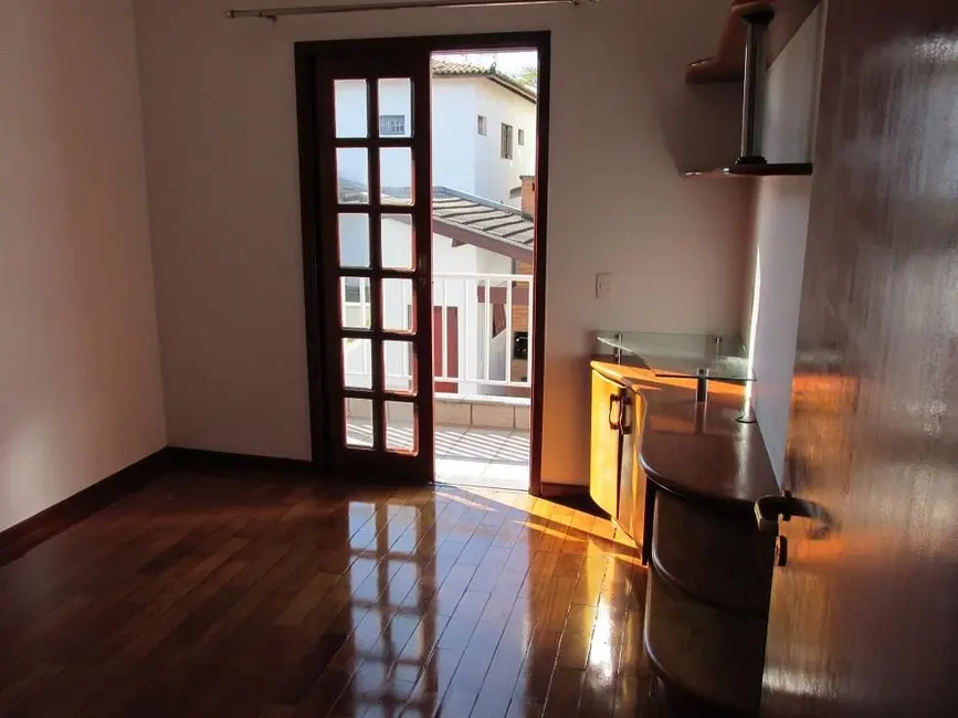 Casa de Condomínio com 5 quartos à venda e para alugar, 400m2 em Santana De Parnaiba - SP - imagem 6 Foto 6 de Casa de Condomínio com 5 quartos à venda e para alugar, 400m2 em Santana De Parnaiba - SP