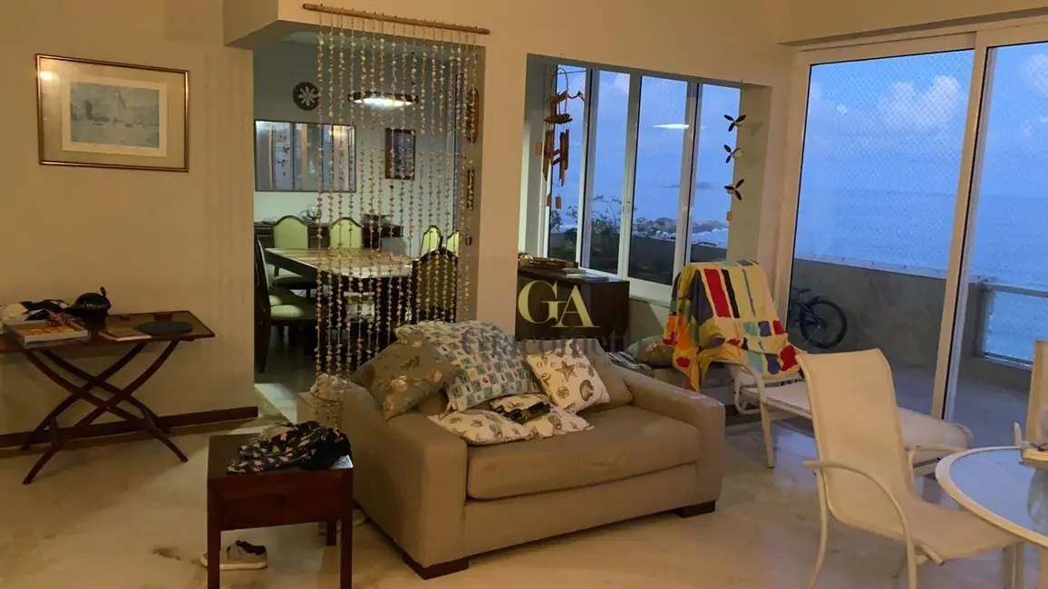 Cobertura com 3 quartos à venda, 186m2 em Guaruja - SP - imagem 4 Foto 4 de Cobertura com 3 quartos à venda, 186m2 em Guaruja - SP