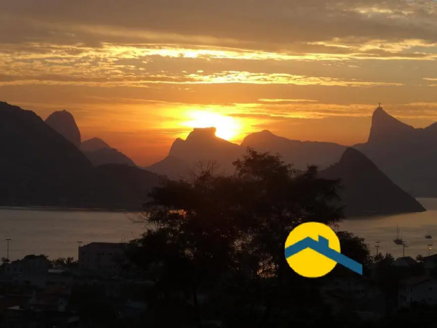 Foto 3 de Casa com 3 quartos à venda, 300m2 em São Francisco, Niteroi - RJ