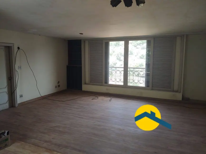 Casa com 3 quartos à venda, 540m2 em São Francisco, Niteroi - RJ - imagem 6 Foto 6 de Casa com 3 quartos à venda, 540m2 em São Francisco, Niteroi - RJ