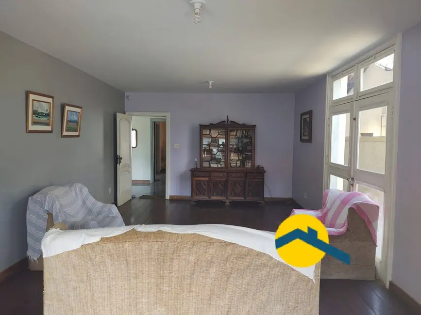 Casa com 3 quartos à venda, 540m2 em São Francisco, Niteroi - RJ - imagem 2 Foto 2 de Casa com 3 quartos à venda, 540m2 em São Francisco, Niteroi - RJ