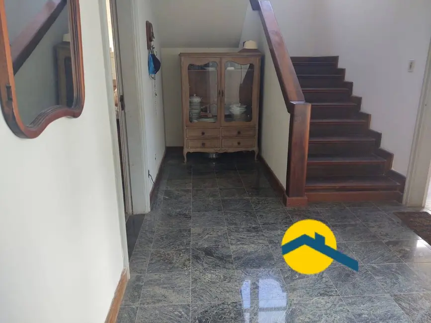 Casa com 3 quartos à venda, 540m2 em São Francisco, Niteroi - RJ - imagem 4 Foto 4 de Casa com 3 quartos à venda, 540m2 em São Francisco, Niteroi - RJ