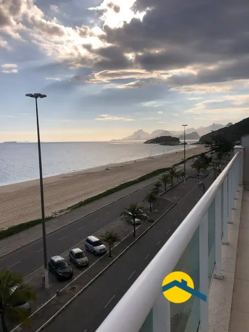 Foto 3 de Cobertura com 3 quartos à venda, 215m2 em Piratininga, Niteroi - RJ