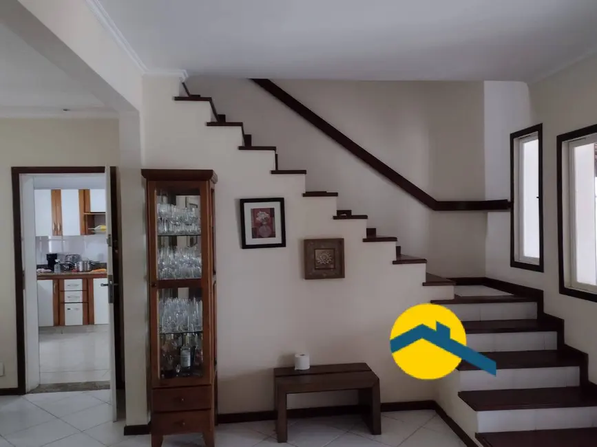 Foto 4 de Casa com 4 quartos à venda, 360m2 em Piratininga, Niteroi - RJ
