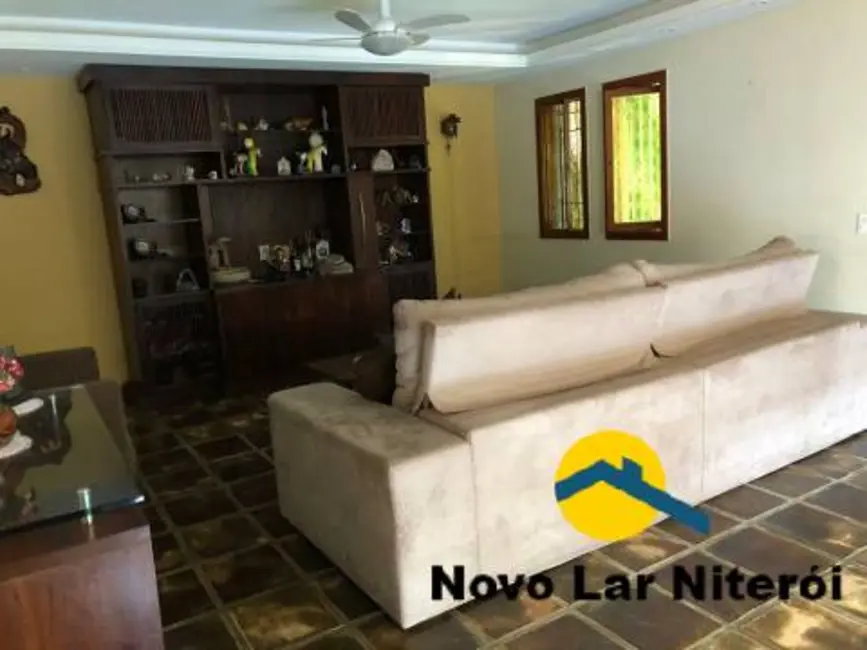 Foto 1 de Casa com 4 quartos à venda, 480m2 em Itacoatiara, Niteroi - RJ