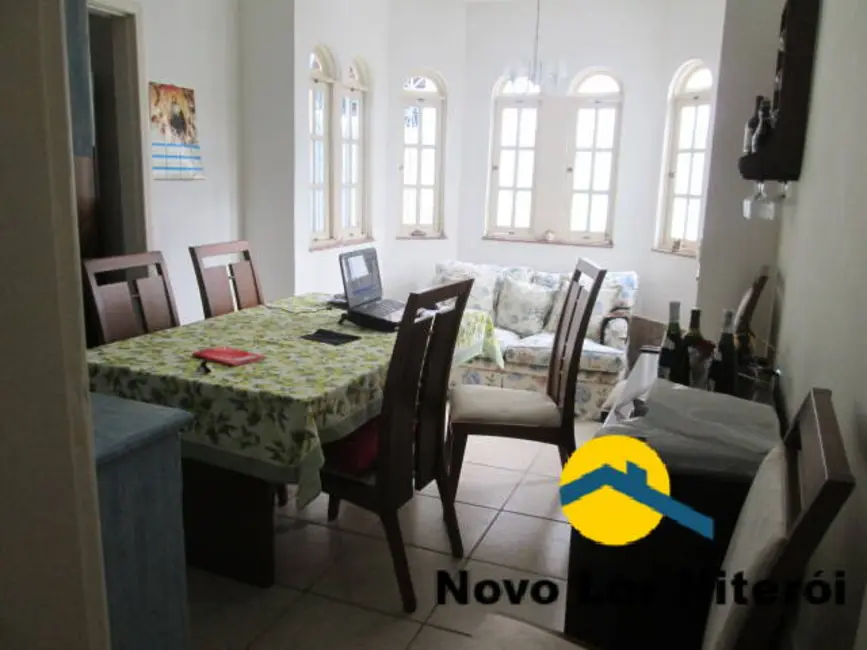 Foto 1 de Casa com 6 quartos à venda, 400m2 em Centro, Sao Pedro Da Aldeia - RJ