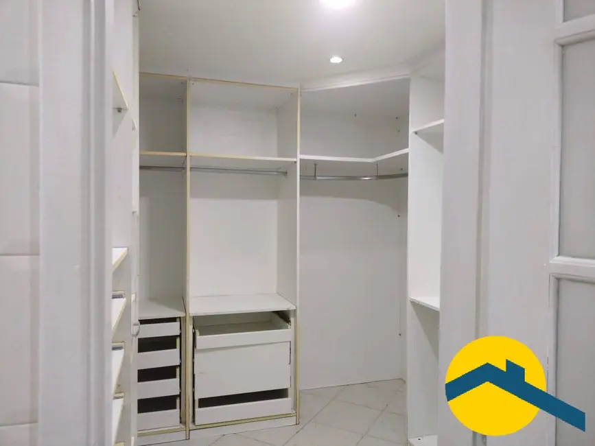 Casa de Condomínio com 5 quartos à venda, 244m2 em Sapê, Niteroi - RJ - imagem 6 Foto 6 de Casa de Condomínio com 5 quartos à venda, 244m2 em Sapê, Niteroi - RJ