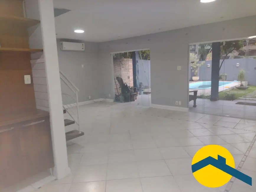 Casa de Condomínio com 5 quartos à venda, 244m2 em Sapê, Niteroi - RJ - imagem 2 Foto 2 de Casa de Condomínio com 5 quartos à venda, 244m2 em Sapê, Niteroi - RJ