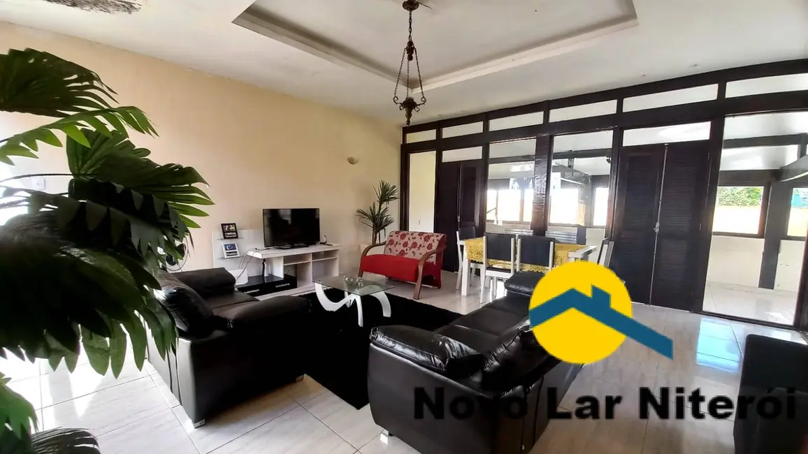 Foto 1 de Casa com 4 quartos à venda, 300m2 em Camboinhas, Niteroi - RJ