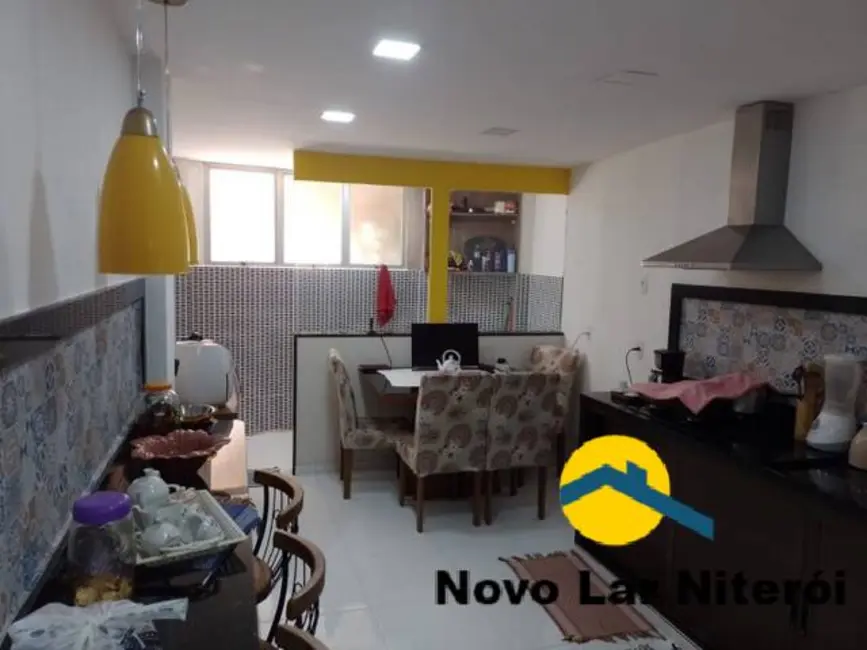 Foto 2 de Casa com 3 quartos à venda, 120m2 em Sapê, Niteroi - RJ