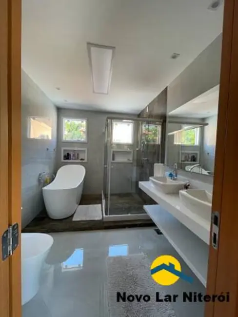 Foto 1 de Casa com 3 quartos à venda, 350m2 em Camboinhas, Niteroi - RJ