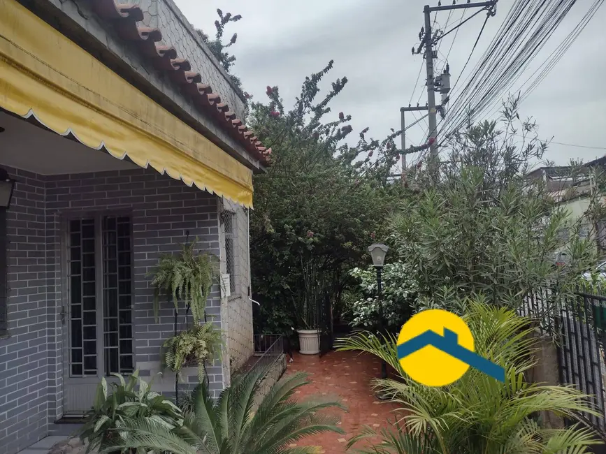 Foto 4 de Casa com 3 quartos à venda, 450m2 em Barreto,  - RJ