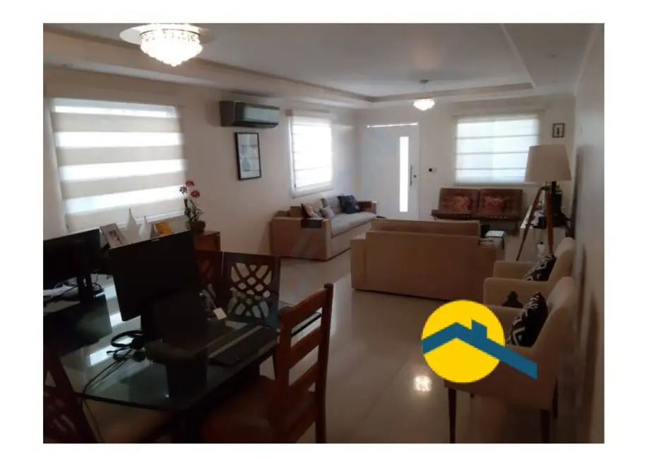 Casa com 5 quartos à venda, 180m2 em São Francisco, Niteroi - RJ - imagem 3 Foto 3 de Casa com 5 quartos à venda, 180m2 em São Francisco, Niteroi - RJ