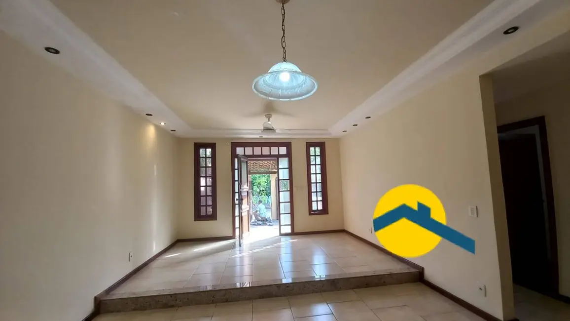 Foto 2 de Casa com 3 quartos à venda, 170m2 em Itaipu, Niteroi - RJ