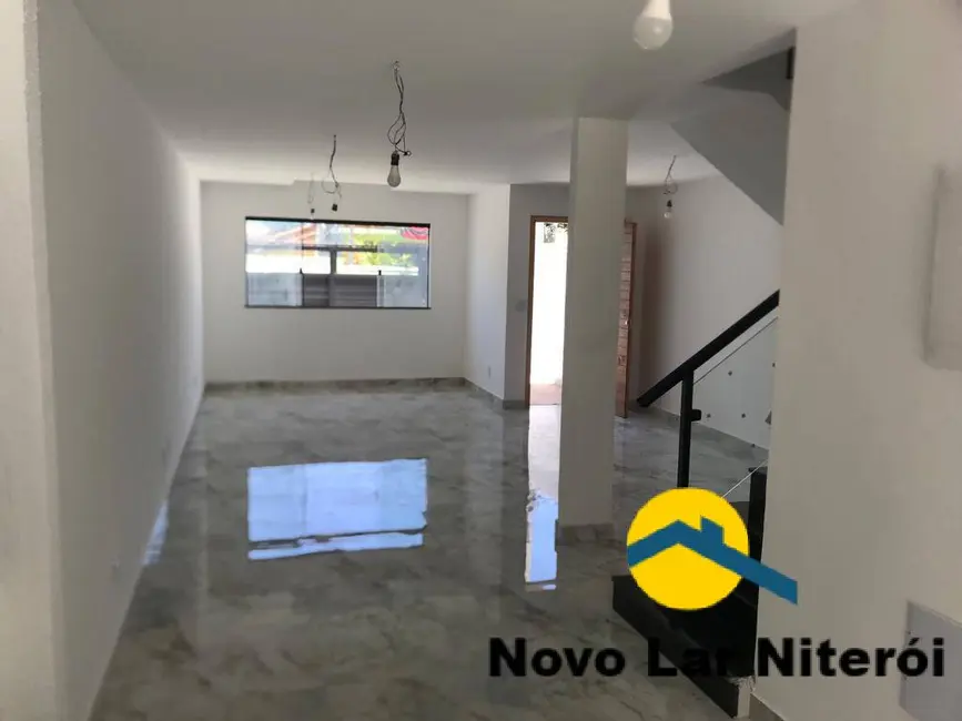 Foto 2 de Casa com 4 quartos à venda, 140m2 em Piratininga, Niteroi - RJ