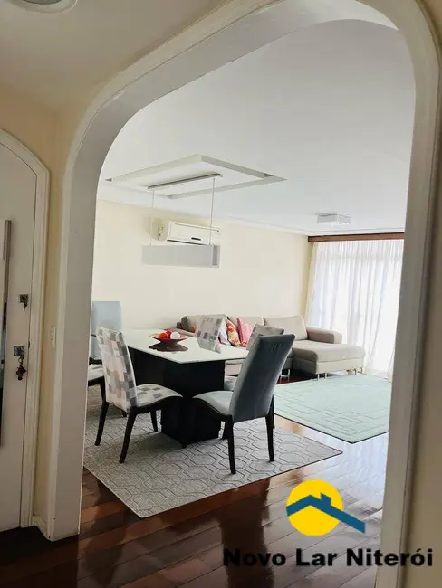 Foto 2 de Apartamento com 4 quartos à venda, 160m2 em Icaraí, Niteroi - RJ