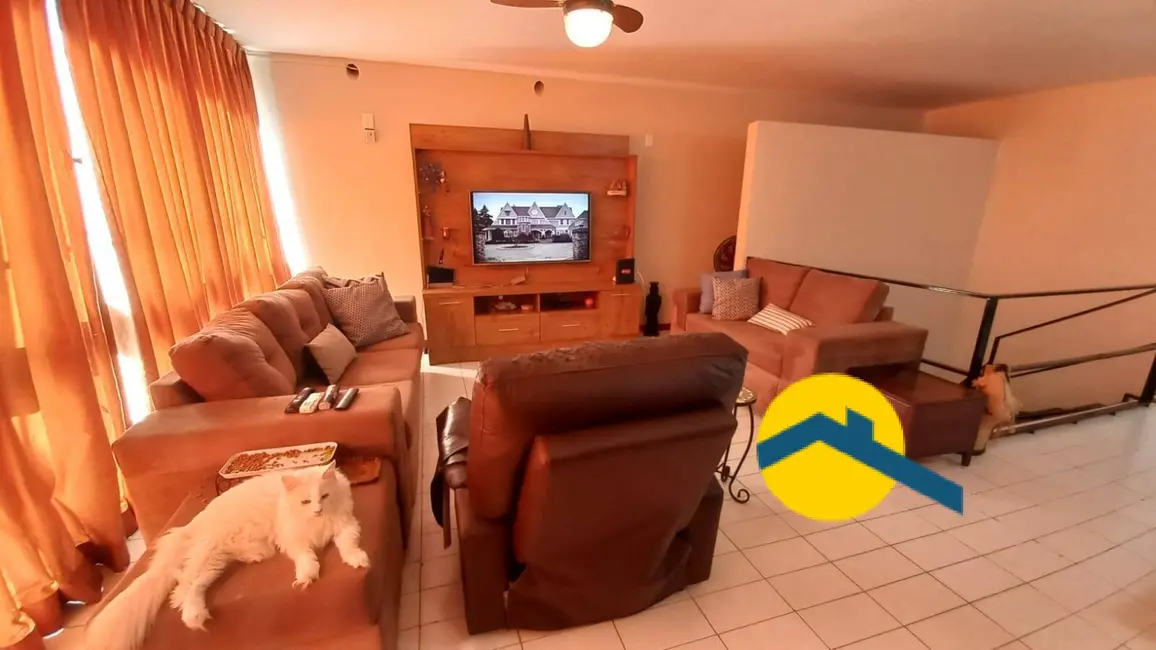 Casa com 4 quartos à venda, 240m2 em Centro, Niteroi - RJ - imagem 3 Foto 3 de Casa com 4 quartos à venda, 240m2 em Centro, Niteroi - RJ