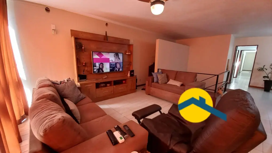 Casa com 4 quartos à venda, 240m2 em Centro, Niteroi - RJ - imagem 2 Foto 2 de Casa com 4 quartos à venda, 240m2 em Centro, Niteroi - RJ