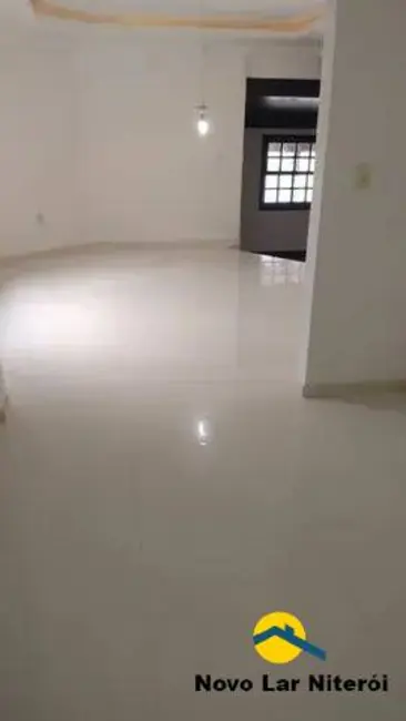 Foto 2 de Casa com 4 quartos à venda, 198m2 em Serra Grande, Niteroi - RJ