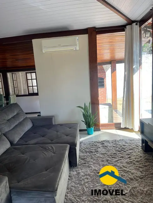 Foto 2 de Casa de Condomínio com 3 quartos à venda, 290m2 em Piratininga, Niteroi - RJ