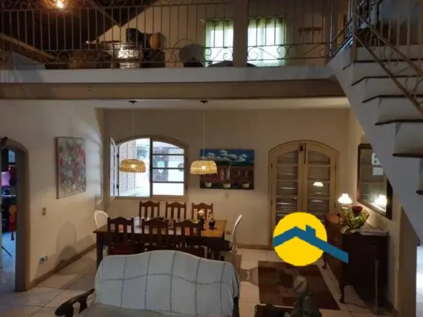 Foto 3 de Casa com 5 quartos à venda, 250m2 em Piratininga, Niteroi - RJ