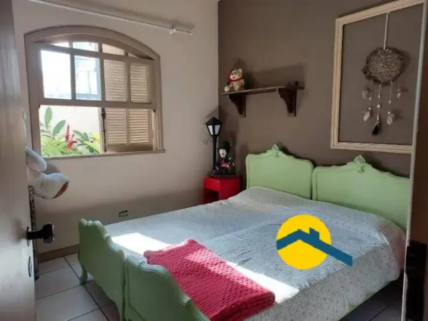 Foto 9 de Casa com 5 quartos à venda, 250m2 em Piratininga, Niteroi - RJ