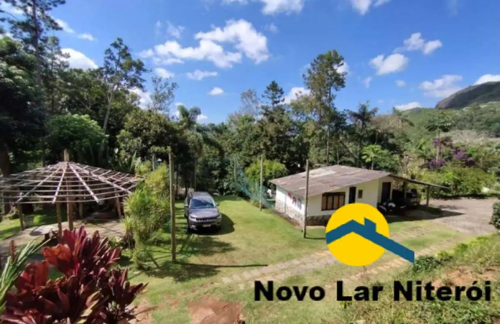 Foto 2 de Casa com 3 quartos à venda, 300m2 em Vale dos Pinheiros, Nova Friburgo - RJ