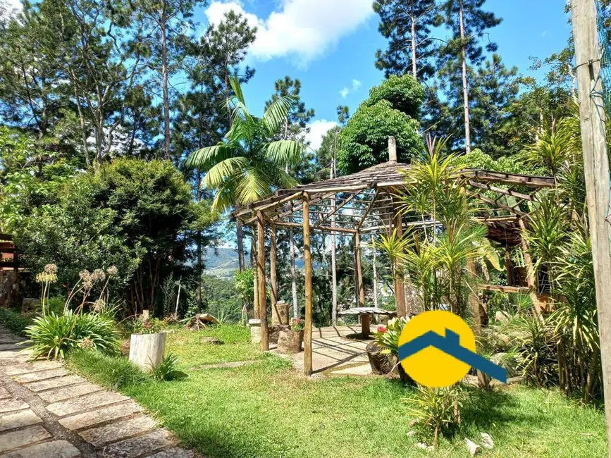 Foto 9 de Casa com 3 quartos à venda, 300m2 em Vale dos Pinheiros, Nova Friburgo - RJ