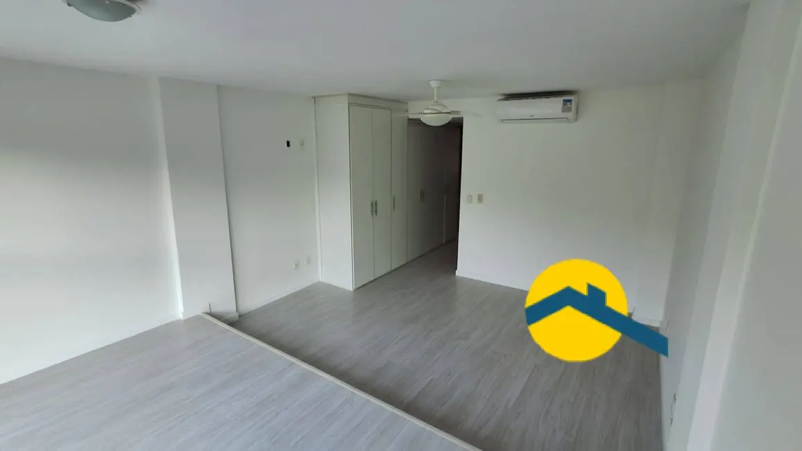 Foto 8 de Casa com 2 quartos à venda, 130m2 em São Francisco, Niteroi - RJ