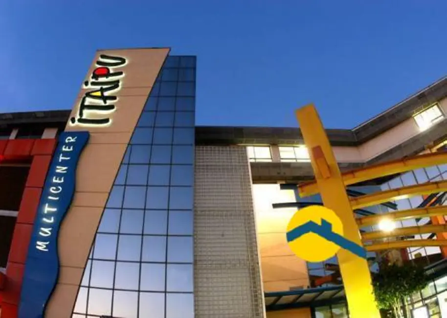 Foto 4 de Terreno / Lote à venda, 900m2 em Itaipu, Niteroi - RJ