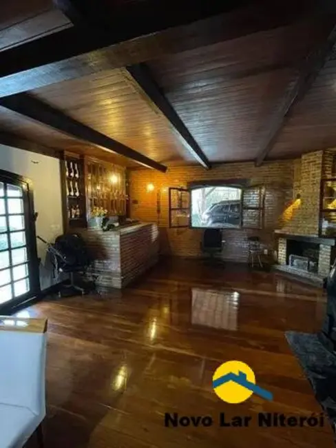 Foto 1 de Casa de Condomínio com 4 quartos à venda, 303m2 em Vila Progresso, Niteroi - RJ