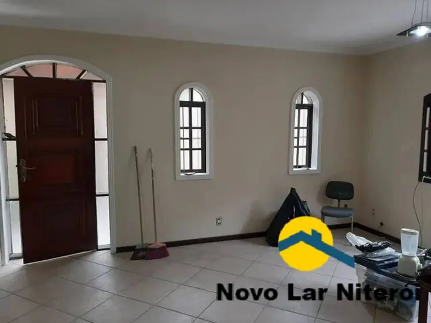 Foto 1 de Casa com 4 quartos à venda, 210m2 em Fonseca, Niteroi - RJ