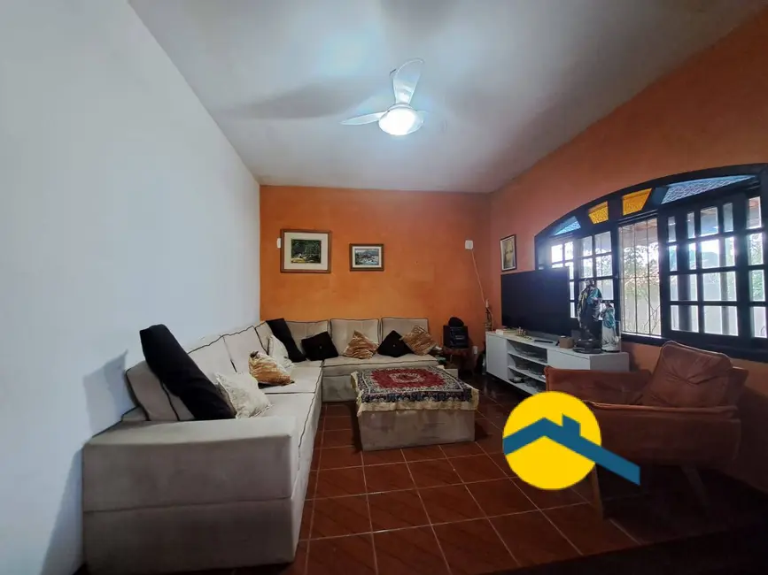 Foto 2 de Casa com 4 quartos à venda, 210m2 em Parque Nanci, Marica - RJ