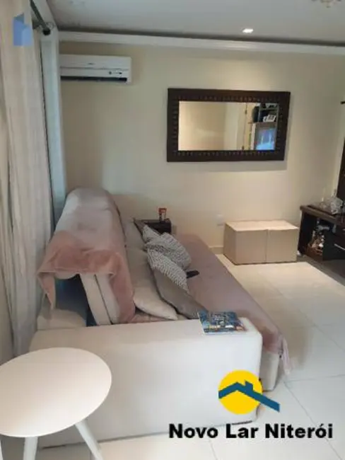 Foto 2 de Casa com 3 quartos à venda, 160m2 em Maravista, Niteroi - RJ