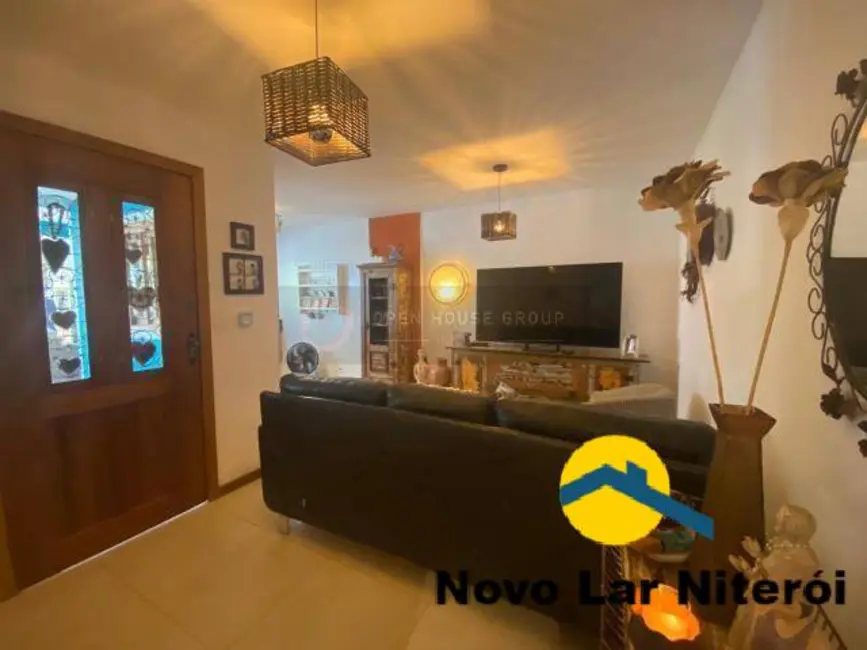 Foto 2 de Casa com 3 quartos à venda, 181m2 em Praia de Itaipuaçu (Itaipuaçu), Marica - RJ