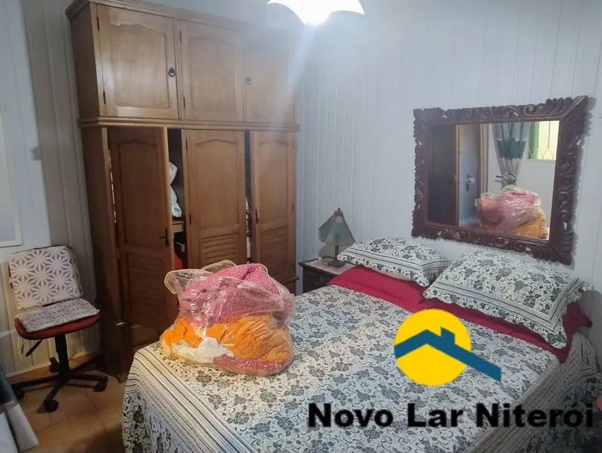 Casa com 8 quartos para alugar, 270m2 em São Domingos, Niteroi - RJ - imagem 5 Foto 5 de Casa com 8 quartos para alugar, 270m2 em São Domingos, Niteroi - RJ