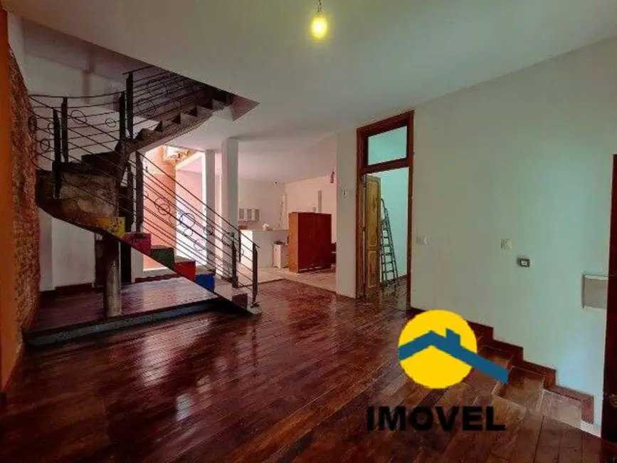 Foto 2 de Casa com 4 quartos à venda, 240m2 em Ingá, Niteroi - RJ