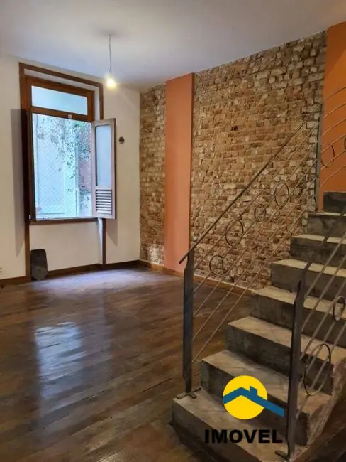 Casa com 4 quartos à venda, 240m2 em Ingá, Niteroi - RJ - imagem 5 Foto 5 de Casa com 4 quartos à venda, 240m2 em Ingá, Niteroi - RJ