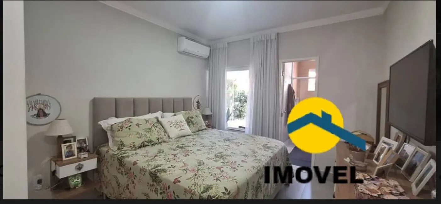 Foto 9 de Casa com 2 quartos à venda, 90m2 em Centro, Rio Bonito - RJ