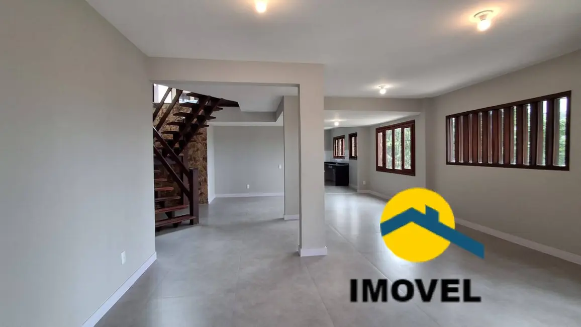 Foto 2 de Casa com 4 quartos à venda, 720m2 em Piratininga, Niteroi - RJ