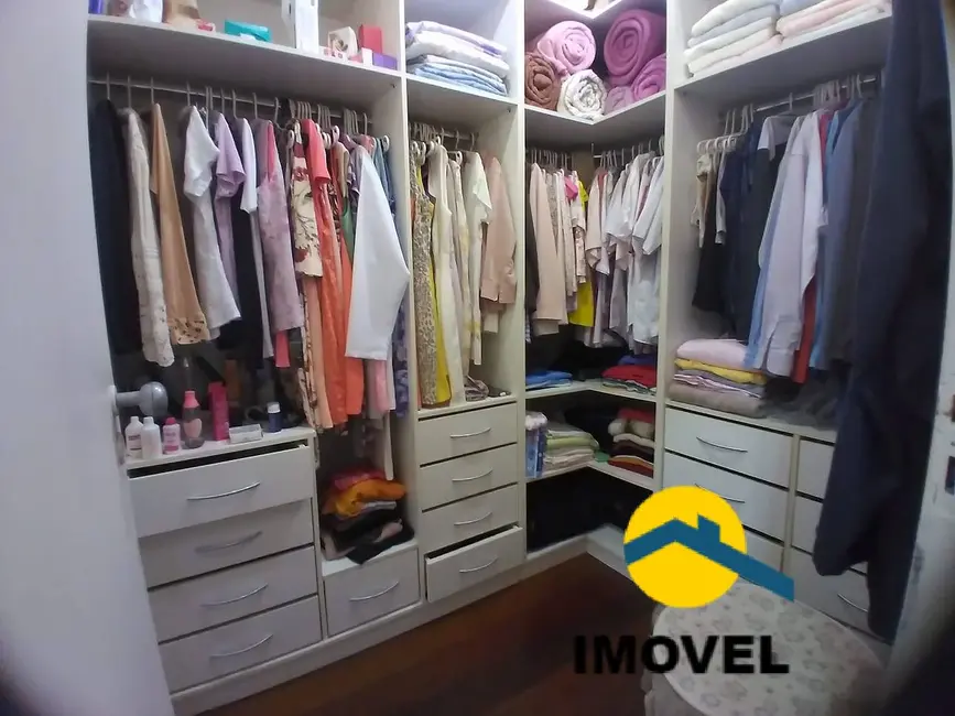 Casa de Condomínio com 4 quartos à venda, 255m2 em Sapê, Niteroi - RJ - imagem 8 Foto 8 de Casa de Condomínio com 4 quartos à venda, 255m2 em Sapê, Niteroi - RJ