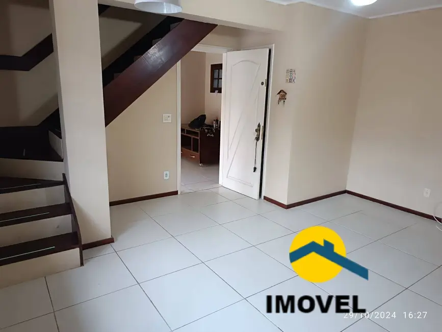 Foto 2 de Casa de Condomínio com 2 quartos à venda, 120m2 em Serra Grande, Niteroi - RJ