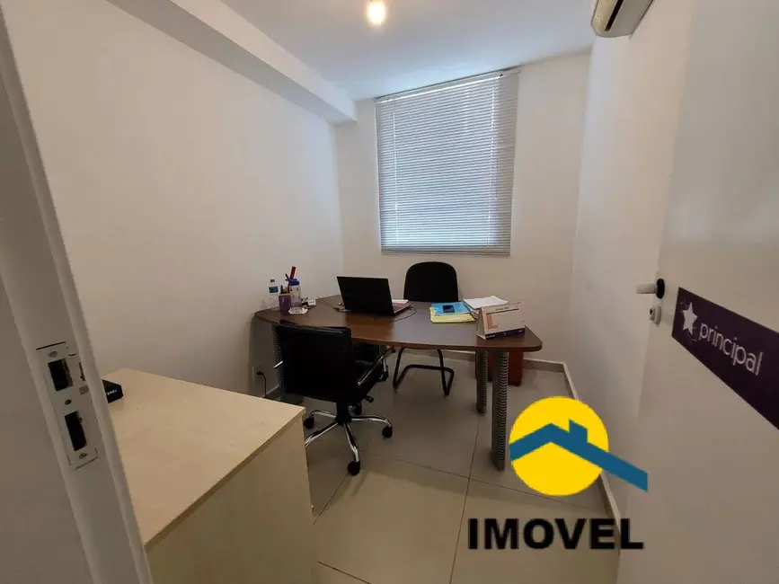 Sala Comercial à venda, 360m2 em Piratininga, Niteroi - RJ - imagem 3 Foto 3 de Sala Comercial à venda, 360m2 em Piratininga, Niteroi - RJ