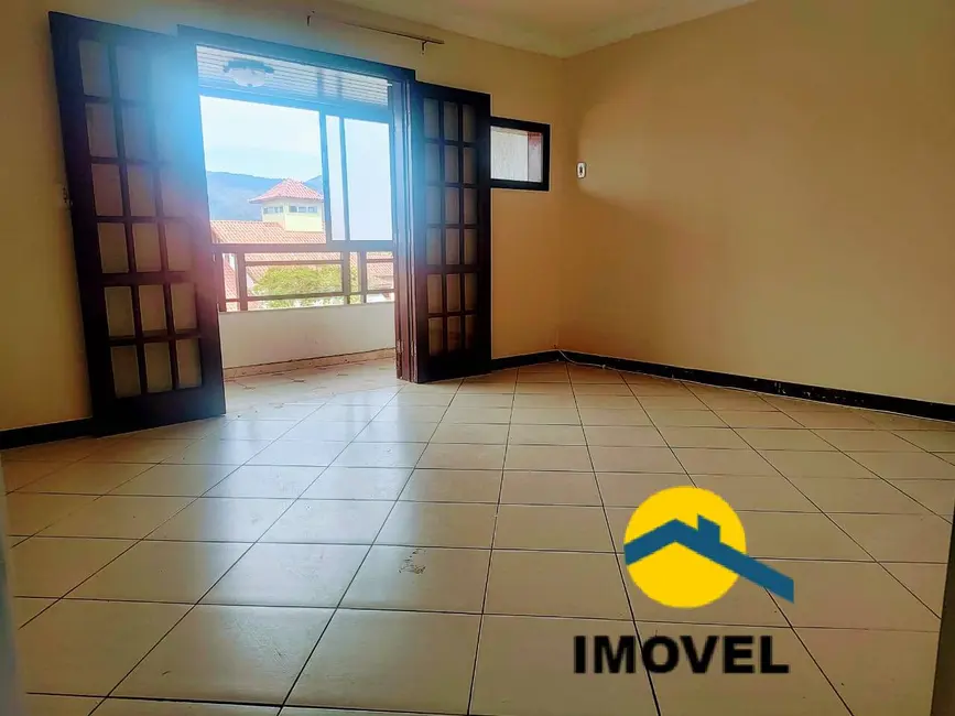 Foto 3 de Casa com 5 quartos à venda, 250m2 em Itaipu, Niteroi - RJ