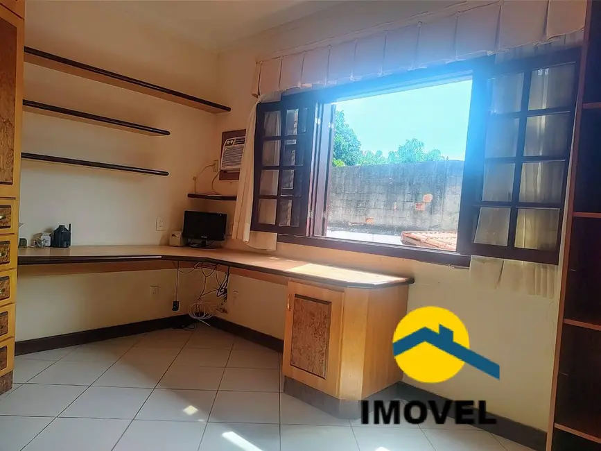 Foto 9 de Casa com 5 quartos à venda, 250m2 em Itaipu, Niteroi - RJ