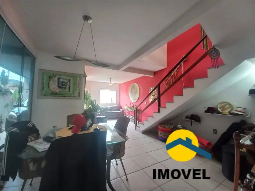 Foto 2 de Casa com 3 quartos à venda, 132m2 em Itaipu, Niteroi - RJ