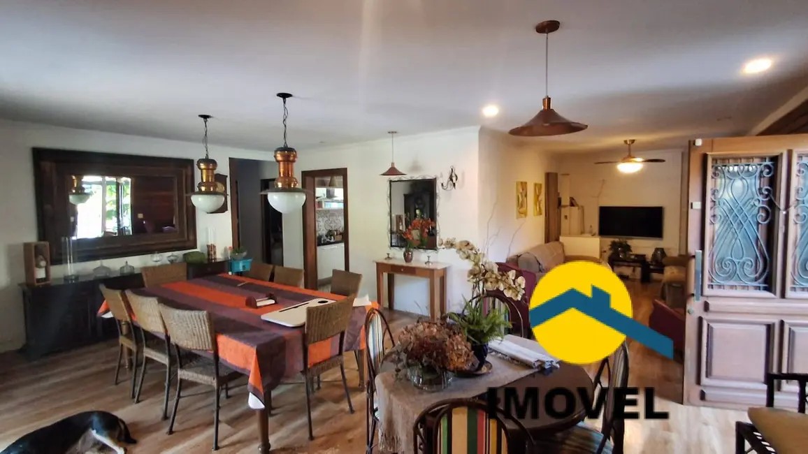 Foto 2 de Casa com 5 quartos para alugar, 1150m2 em Itaipu, Niteroi - RJ
