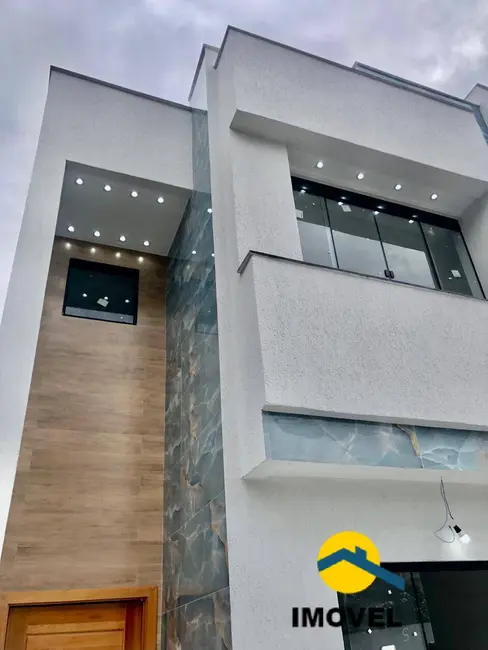 Foto 1 de Casa com 4 quartos à venda, 140m2 em Piratininga, Niteroi - RJ
